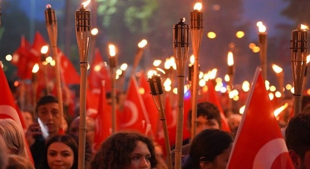 Cumhuriyet;in yüzü ayvalık;ta ATATÜRK Türkiye'sine yakışır kutlamalar...