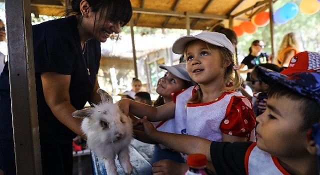 Dünya Hayvanları Koruma Gününde Miniklere Eğlenceli Gezi