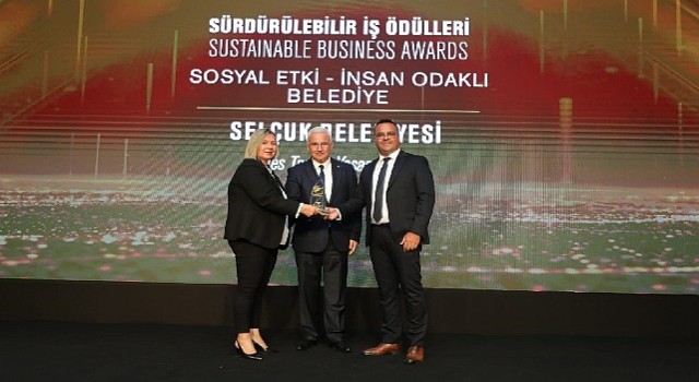 ”Efes Tarlası Yaşam Köyü;ne Sürdürülebilir İş Ödülü”