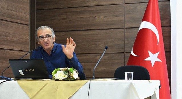 EÜ Edebiyat Fakültesinde “Cumhuriyet Dönemi Türk Romanında Atatürk” konuşuldu