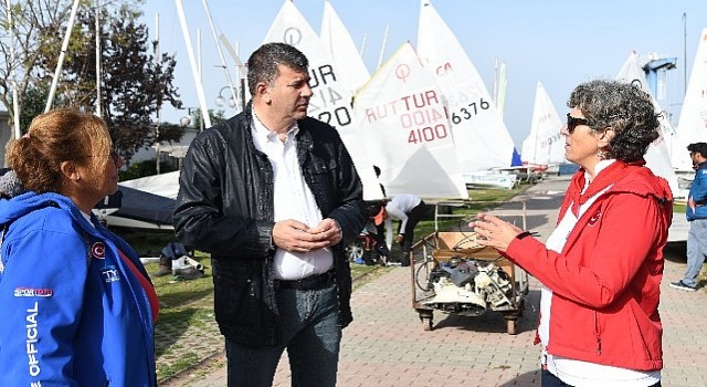 Kadıköy Belediyesi, Cumhuriyetimizin 100. yılına özel yelken yarışları düzenledi