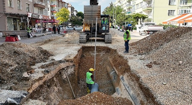 KOSKİ;den Malas Caddesinde 2.300 metre Su Kanalizasyon Şebeke Islahı