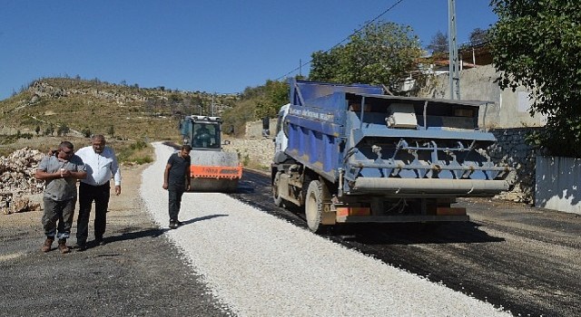 Manavgat Sırtköy Mahallesi Grup Yolu asfaltlanıyor