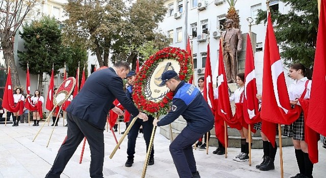 85 yıllık hasretin sirenleri Karşıyakanın dört bir yanında duyuldu