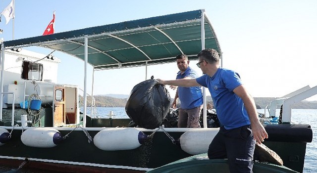 Büyükşehir Gökova Körfezinden Günlük 3 Bin 420 Kg. Çöp Topladı