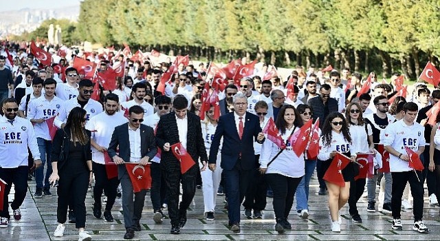 Ege Üniversitesi Heyeti, Cumhuriyetin 100 Yılında Atatürk;ün huzurunda