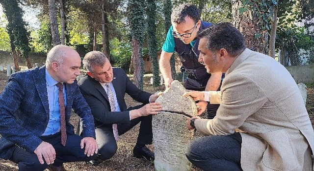 Gölcük Örcün Camisi Haziresi;ndeki Osmanlı dönemine ait mezar taşlarının koruma ve onarımı için çalışma başlatıldı.