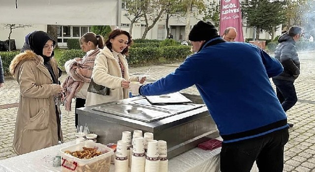 İnegöl Belediyesi;nden Öğrencilerin İçini Isıtan Jest