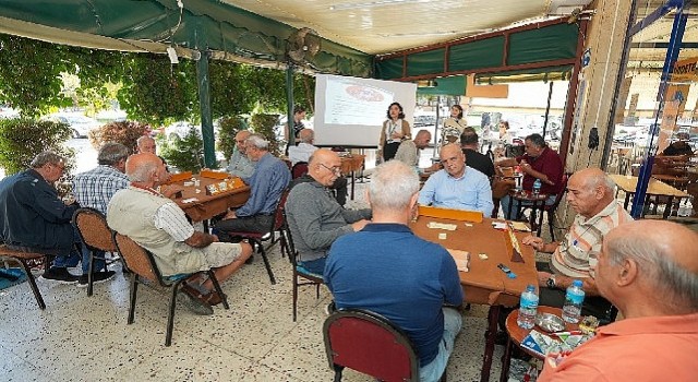 Kahvehanelerde, şiddete karşı farkındalık çalışması