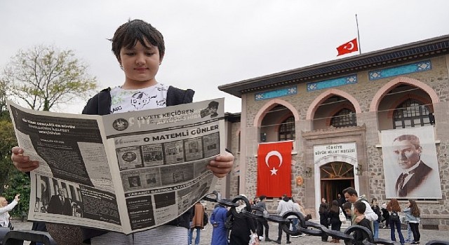 Keçiören Belediyesi&#39;nden Atatürkü Ölümsüzleştiren Özel Gazete Baskısı