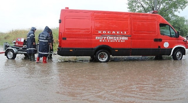 Kocaeli Büyükşehirden Kocaeli genelinde zorlu mücadele