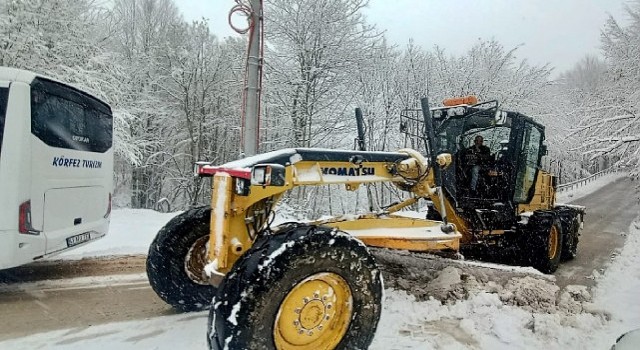 Kocaeli Büyükşehirin kar kaplanları iş başında