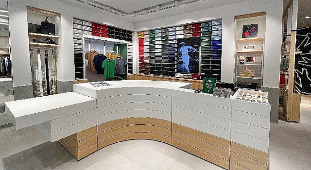 Lacoste, Samsun Piazza AVMde Yenilenen Mağazasıyla Zarafeti ve Stili Buluşturuyor!