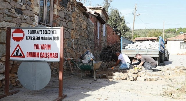 Yol yapım seferberliği burhaniyede devam ediyor