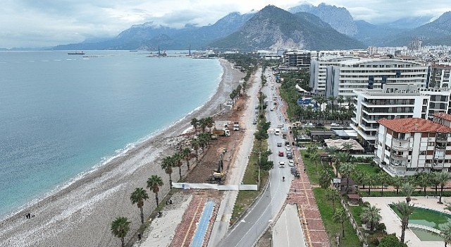 Büyükşehir Belediyesi apos;Konyaaltı Sahili Boğaçayı Köprüsü-Liman Kavşağı Arası Çevre Düzenlemesi Projesi;ni başlattı