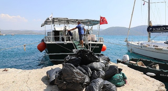 Gökova Körfezinde 40 Bin Kg Çöp Toplandı