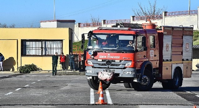 İzmir İtfaiyesine girmek için ter döktüler