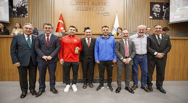 Kemeraltı esnafından 2024te katı atık bedeli alınmayacak