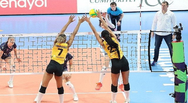 VakıfBank, CEV Şampiyonlar Liginde Pazova;yı 3-1 ile geçti