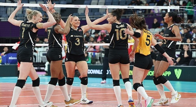 VakıfBank, Kulüpler Dünya Şampiyonasında üst üste 3. kez finalde!