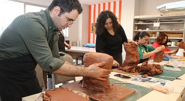 Yetenekler, güzel sanatlar akademisi;nin sanat eğitimleriyle geleceğe hazırlanıyor