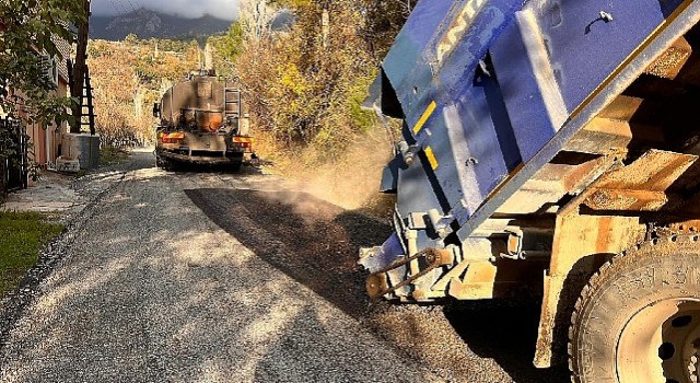 Gazipaşanın Yeşilyurt grup yolu asfaltlandı