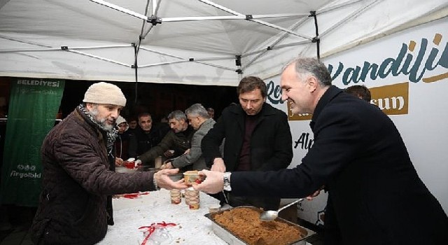 Kandil Helvası Hacı Lütfullah Camisinde İkram Edildi