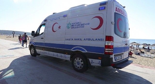 Mavi ambulanslar sağlık için mekik dokudu