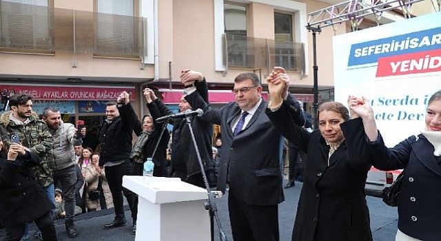 Seferihisarlılar “Goca Başkanı” coşkuyla karşıladı