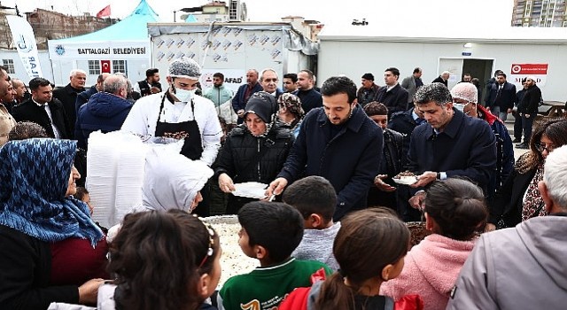 Abdullah Özdemir, Adıyaman ve Malatya;da depremzedeleri ziyaret etti