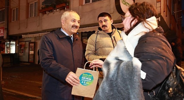 Cumhur İttifakı Adayı Büyükgözden İşe Giden Vatandaşlara İkram