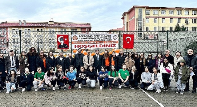 Eczacıbaşı Spor Kulübünden Kahramanmaraş Aziz Sancar Anadolu Lisesine Voleybol Sahası