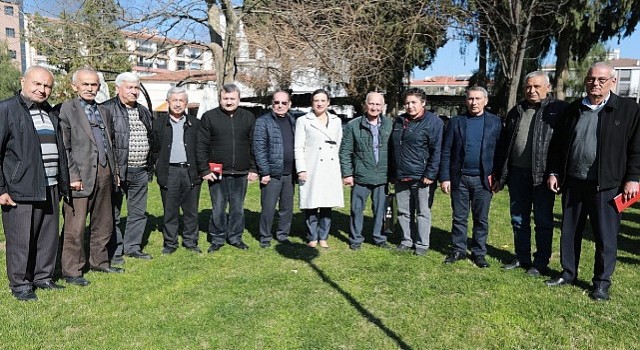 Efes Selçuk Belediye Başkanı Filiz Ceritoğlu Sengel çalışma döneminde kendisine eşlik eden muhtarlarla bir araya geldi