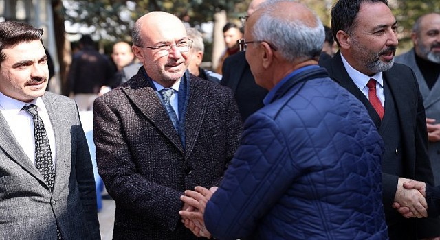 Selçuklu Belediye Başkanı Ahmet Pekyatırmacı, Cuma buluşmaları kapsamında Horozluhan Mahallesinde vatandaşlarla bir araya geldi