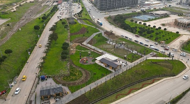 Aliağada Rengârenk Bir Bahçe: Green Park