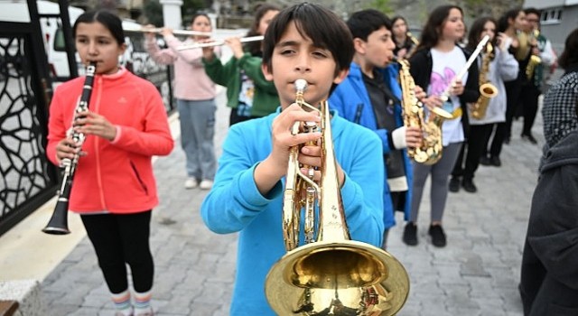 Geleceğin müzisyenleri İstiklal Marşımızı seslendirdi