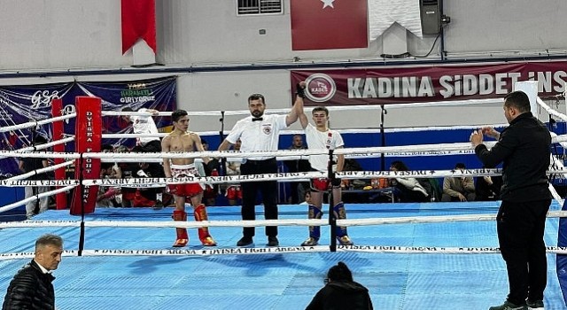 Kemer Belediyesi kick boks sporcuları 5 madalya ile döndü