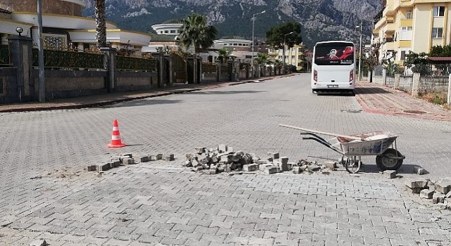 Kemerde yol ve kaldırım çalışmaları