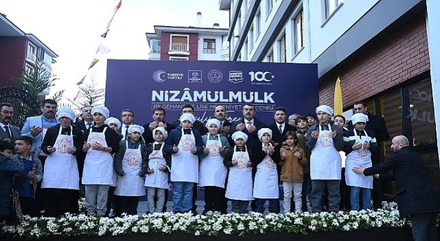 Milli Eğitim Bakanı Tekin, Konya Büyükşehir&#39;in Nizamülmülk Bilgehanesi ve Lise Medeniyet Akademisini Açtı