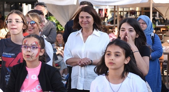 Foça Belediyesi, 23 Nisan Ulusal Egemenlik ve Çocuk Bayramı haftası kapsamında, Foça ve Yenifoçada Çocuk Buluşmaları gerçekleştirdi