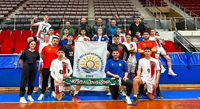 Gölcük Belediyespor Genç Erkekler Voleybol Takımı, Boluda düzenlenen Türkiye çeyrek final maçlarında yarı finallere yükseldi.