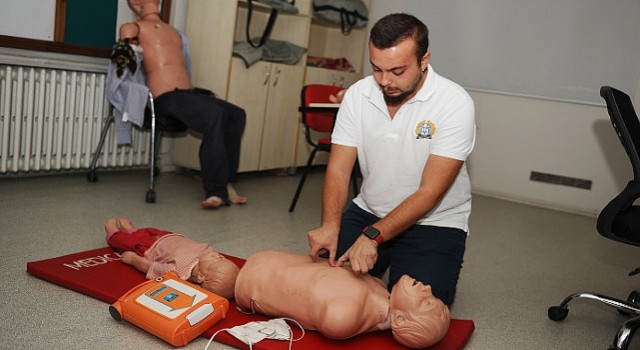 Karşıyakada ilk yardım kursları aralıksız devam ediyor