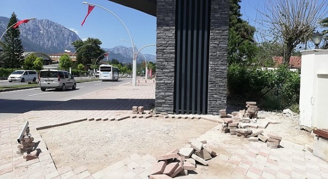 Kemer de yol ve kaldırım çalışmaları