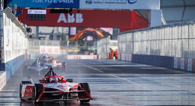 Nissan Formula E Takımı ilk Tokyo E-Prixsinde tarihi Pole Pozisyonu ve podyum derecesi elde etti