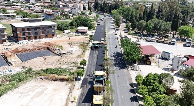 Aydın Büyükşehir Belediyesi, kent genelinde vatandaşlar için daha güvenli ve konforlu yollar oluşturmaya devam ediyor