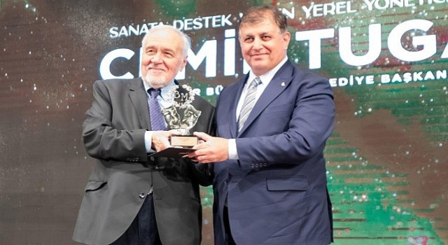 Başkan Tugaya “Sanata Destek” Ödülü