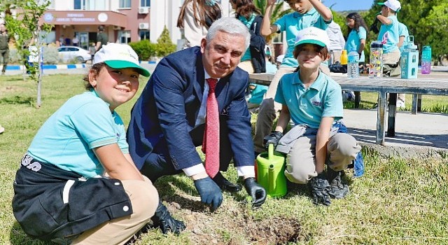 Bergama Belediye Başkanı Dr. Tanju Çelik “Orman Benim” Etkinliğine Katıldı