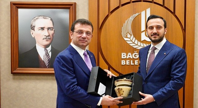 Ekrem İmamoğlu, Bağcılar Belediye Başkanı Abdullah Özdemire tebrik ziyaretinde bulundu