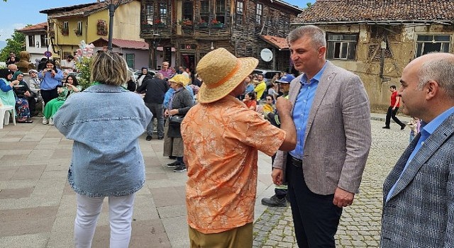 Gölcük Belediyesi, İl Kültür ve Turizm Müdürlüğü ile Kocaeli Gölcük Turizm Birliği Başkanlığı işbirliğinde Saraylıda düzenlenen etkinlikte Türk Mutfağı Haftası kutlandı