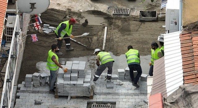 İzmirin mirası Tarihi Kemeraltı Çarşısında çalışmalar devam ediyor İlk iki etapta sona gelindi